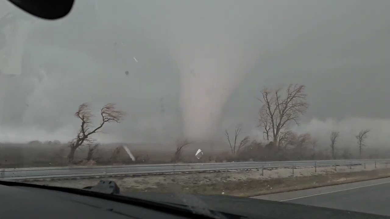  VIOLENT Tornado near Kankakee,  IL 3-10-2026
