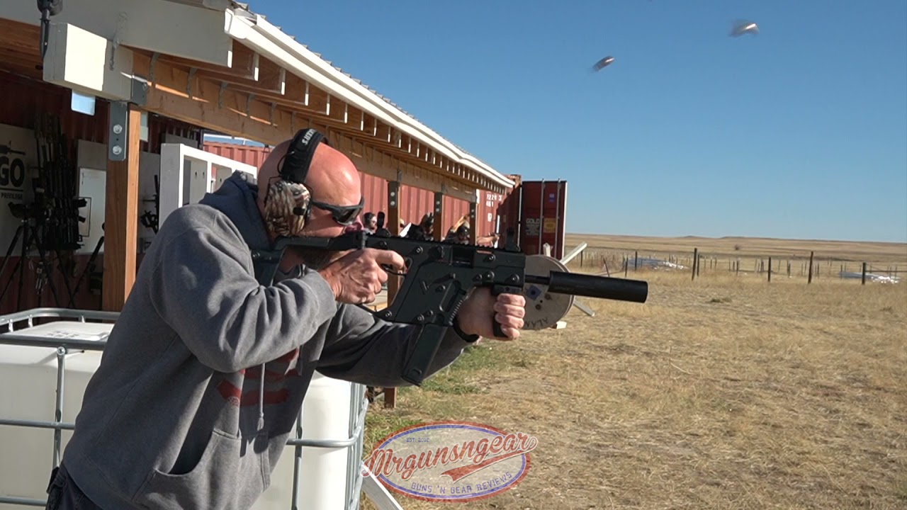 Full Auto Friday: Silenced Kriss Vector 45ACP 🇺🇸