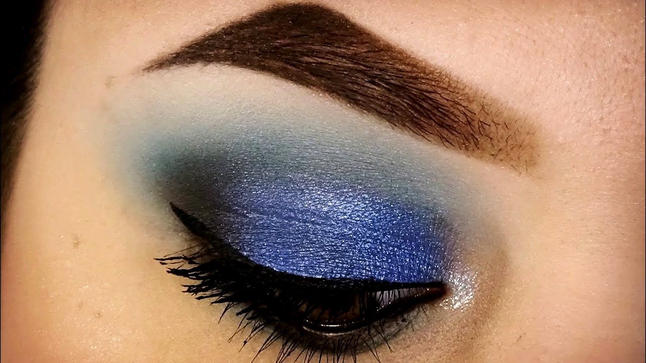 TRUCCO SMOKEY EYES BLU ELETTRICO