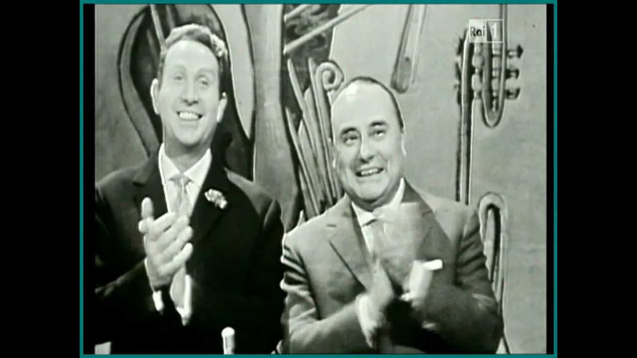 Charles Trénet invité de Mario Riva à la Télé italienne.
