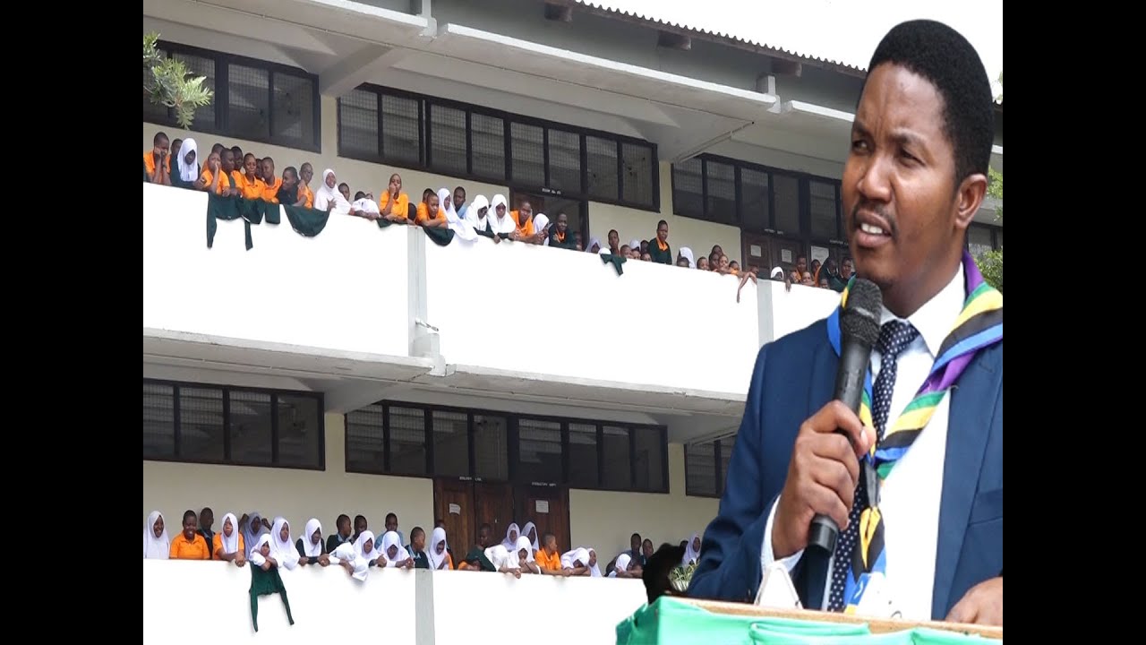 WAZIRI JAFO KUWALISHA WALI KUKU WANAFUNZI WA KIKE RUVU SEKONDARI KWENYE IDD, ATOA MILION 1,300,000