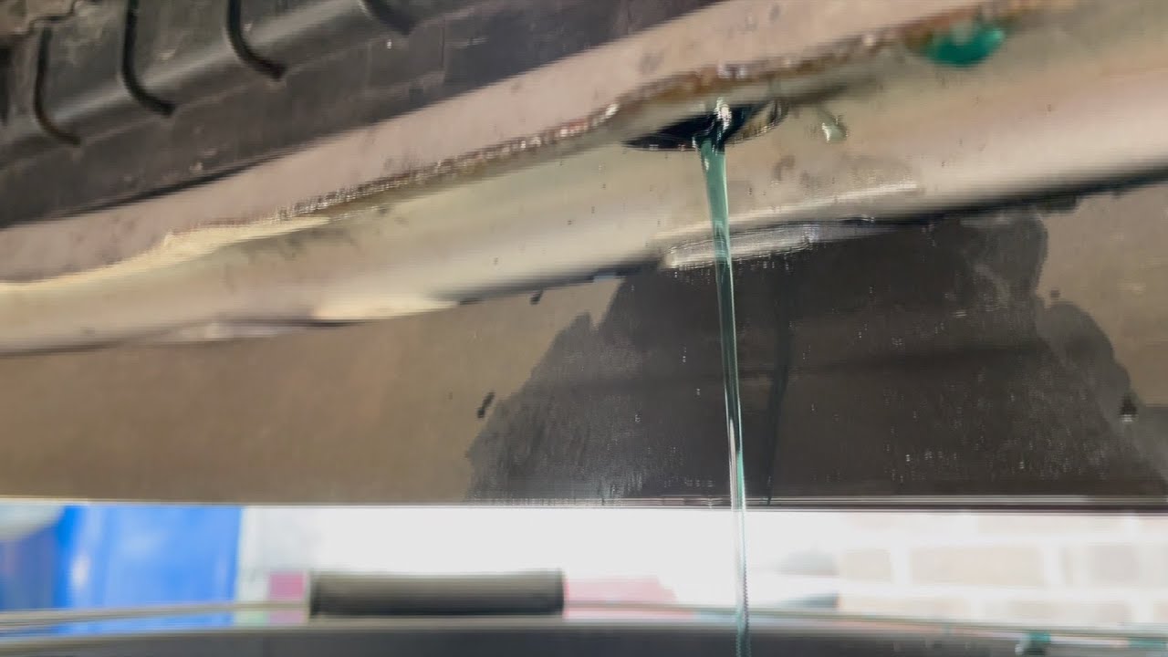 Coolant antifreeze radiator flush on a Nissan Micra