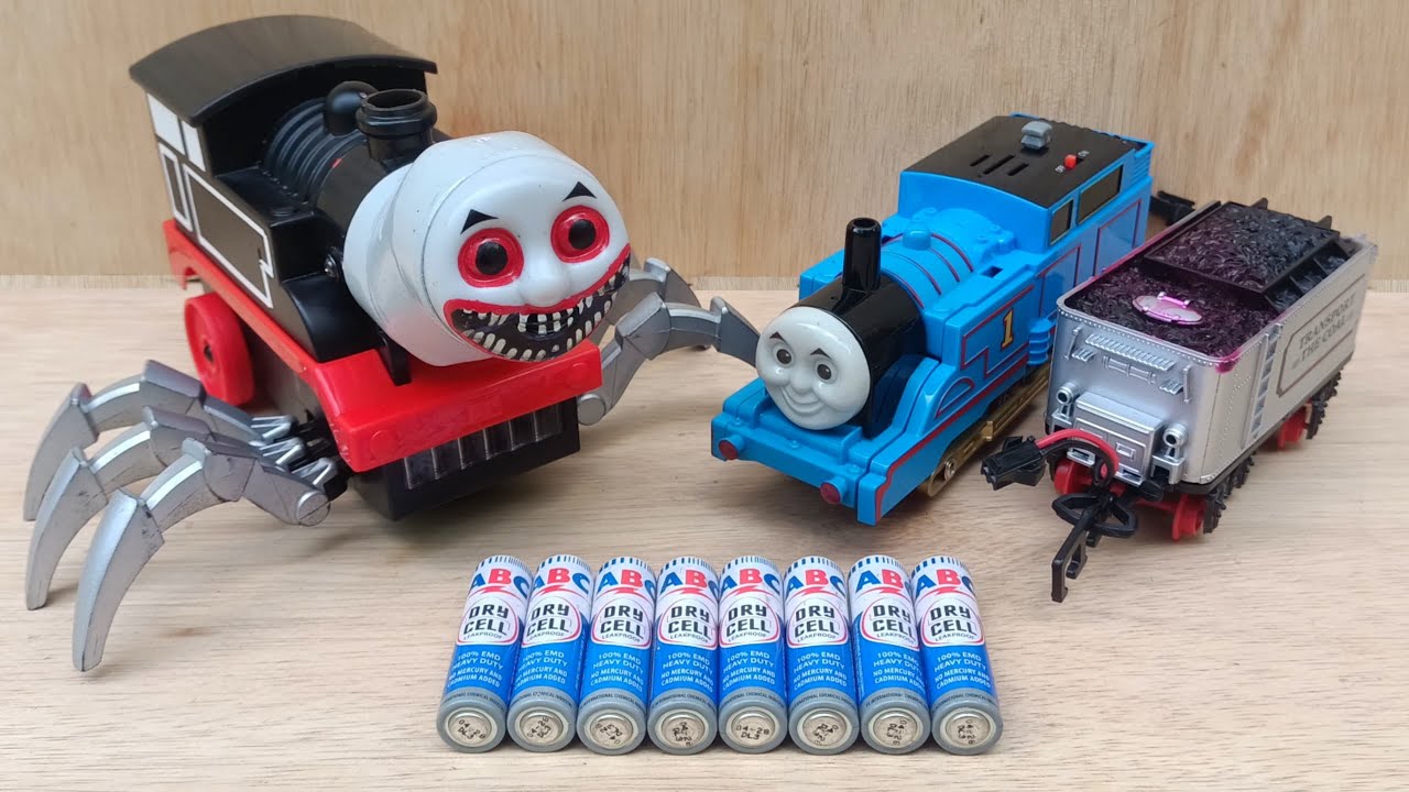 unboxing dan merakit mainan kereta thomas robot,kereta laba-laba leher panjang-kereta monster