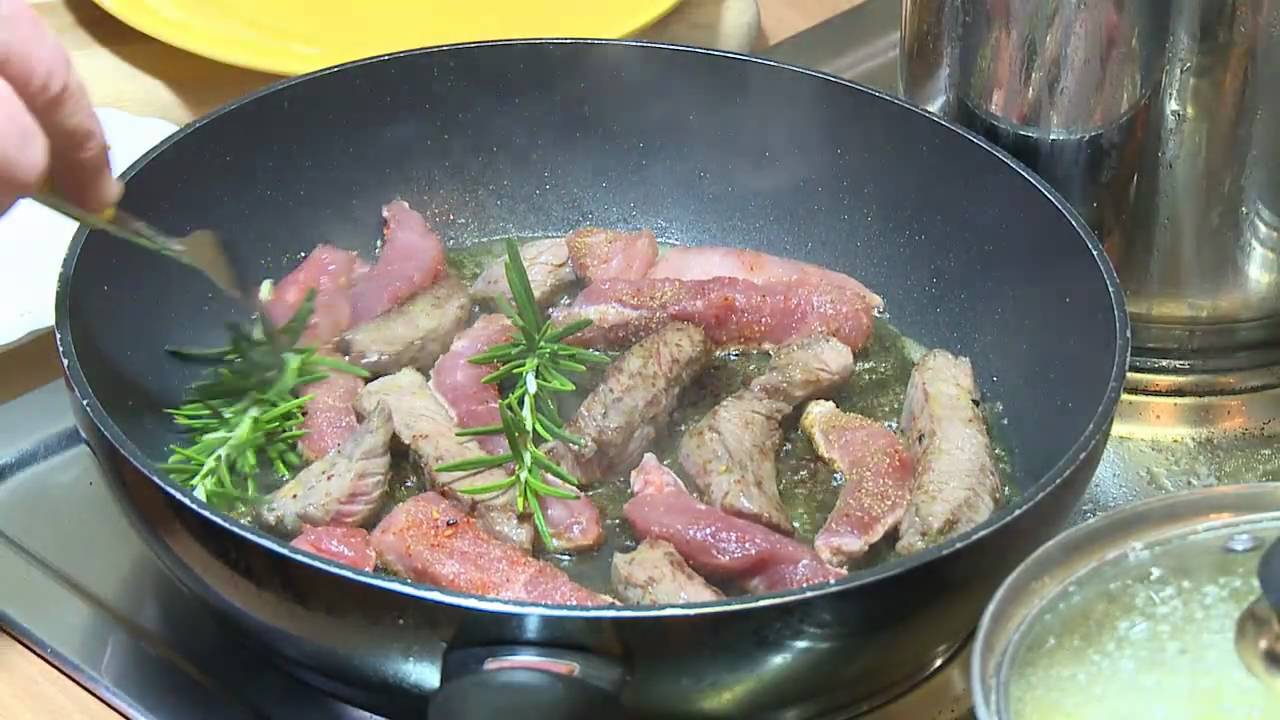 Spargel klassisch mit H&uuml;ftsteakstreifen vom Rund und Schwein mit Sauce Hollandaise