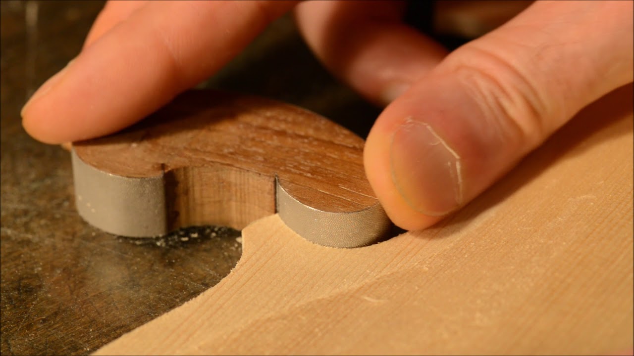 Contorno dei bordi parte terza - Finitura del contorno della tavola