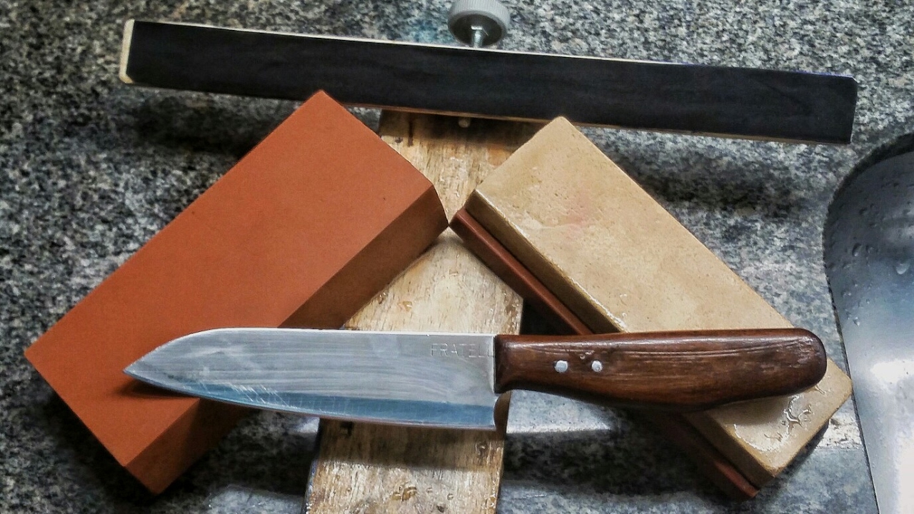 Afiação de faca santoku nas pedras King 1000 e 4000