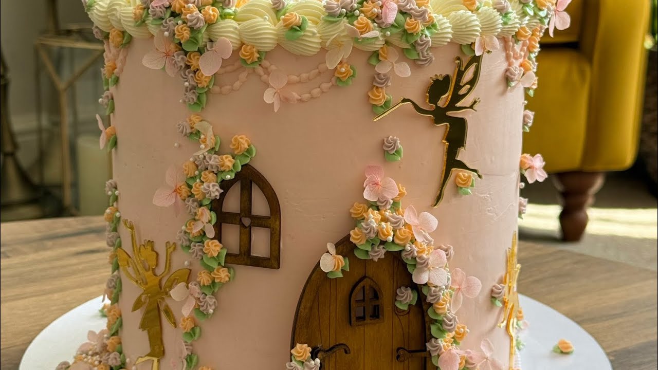Торт, который наконец-то вдохновил меня на создание собственного канала 🥰🌸💕🌷✨🧚‍♀️🍄