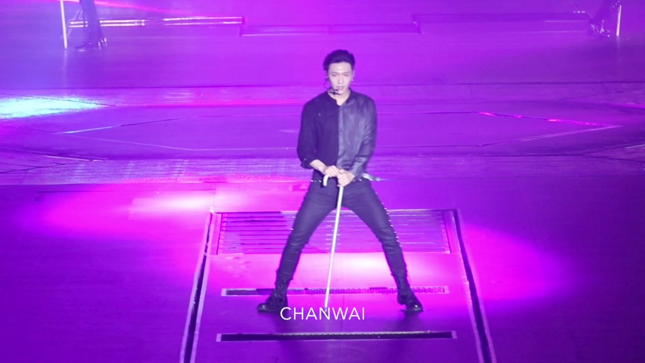 170212 Artificial Love Fancam (Lay focus) @ The Exo'rdium in Hong Kong