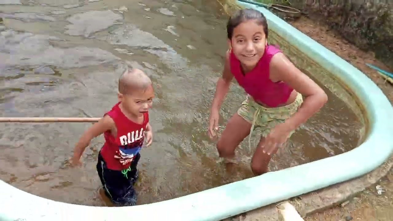 PULEI EM CIMA DE CENTENAS DE PIRARUCU NA PISCINA.