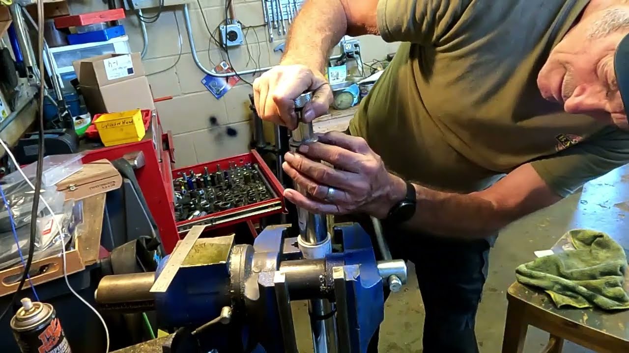 ROYAL ENFIELD 650, FORK PRE-LOAD ADJUSTER