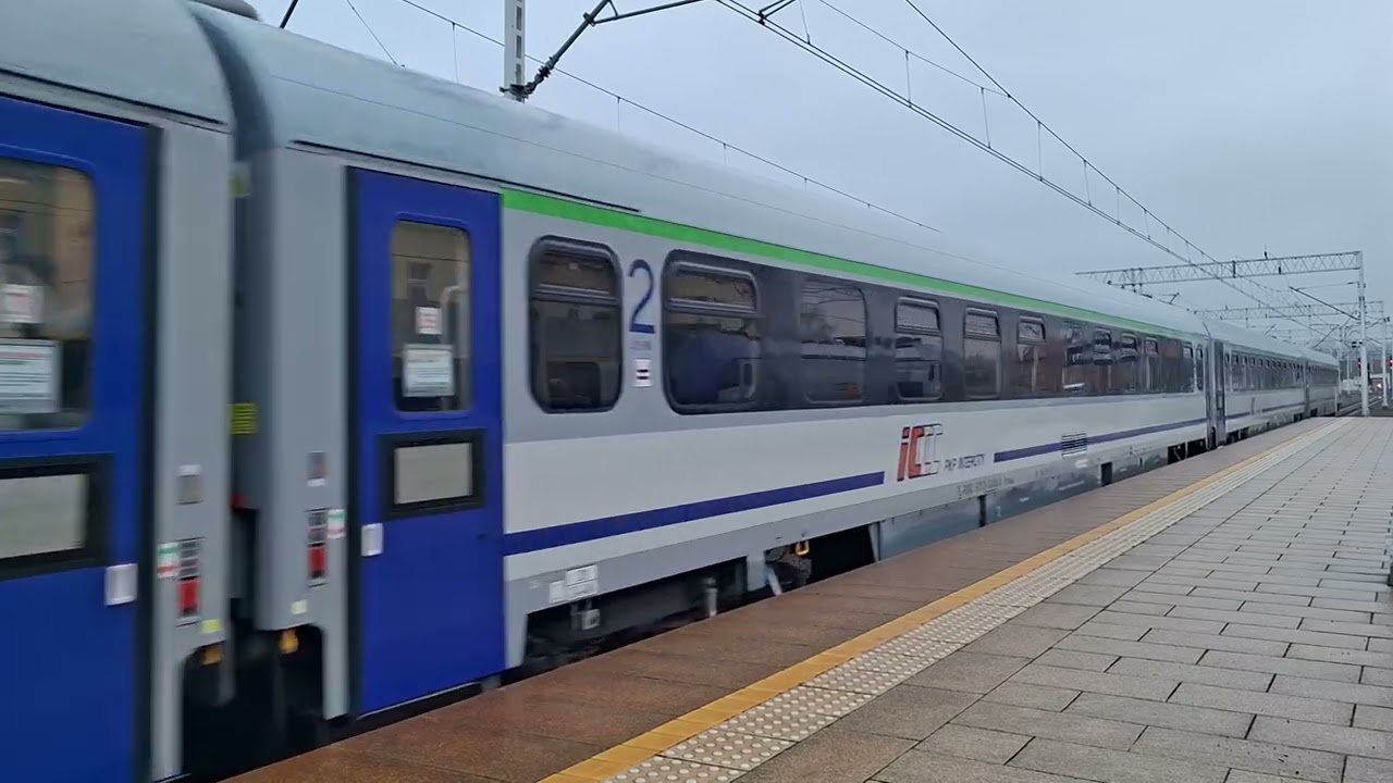 EU160-060 z IC Wycz&oacute;łkowski 134 Via Regia do Świnoujścia i Lipska wbija się w perony. Rzesz&oacute;w Gł&oacute;wny