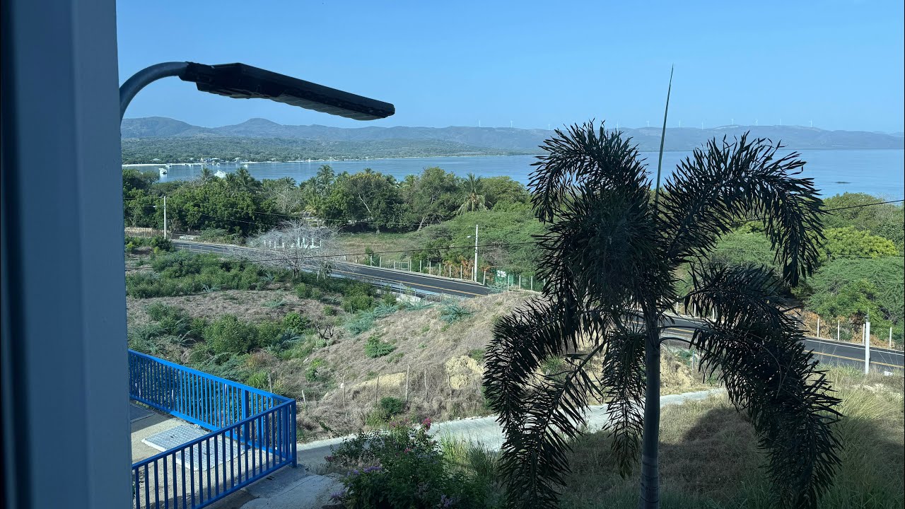 Carretera nueva de llegar a la Ensenada y punta Rusia 