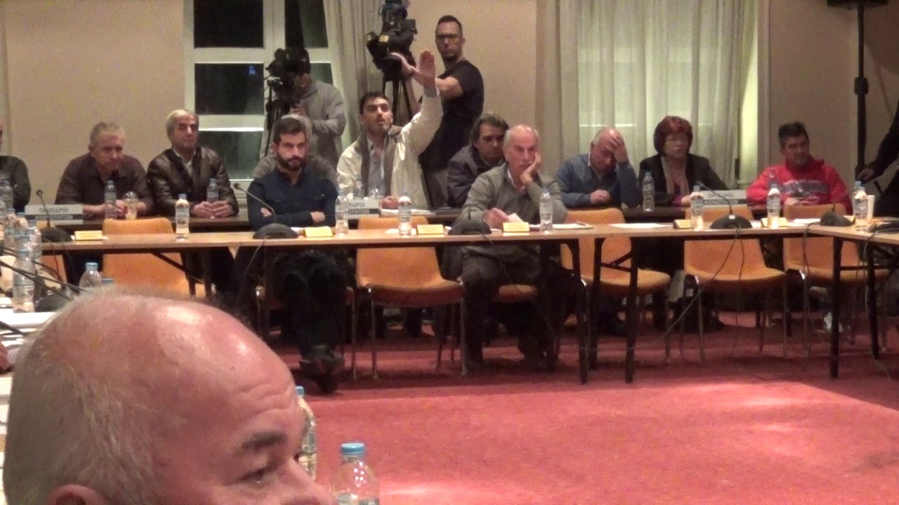 Τσακωμός Μπένου - Τσουμπρή στο Δημοτικό Συμβούλιο Τρίπολης