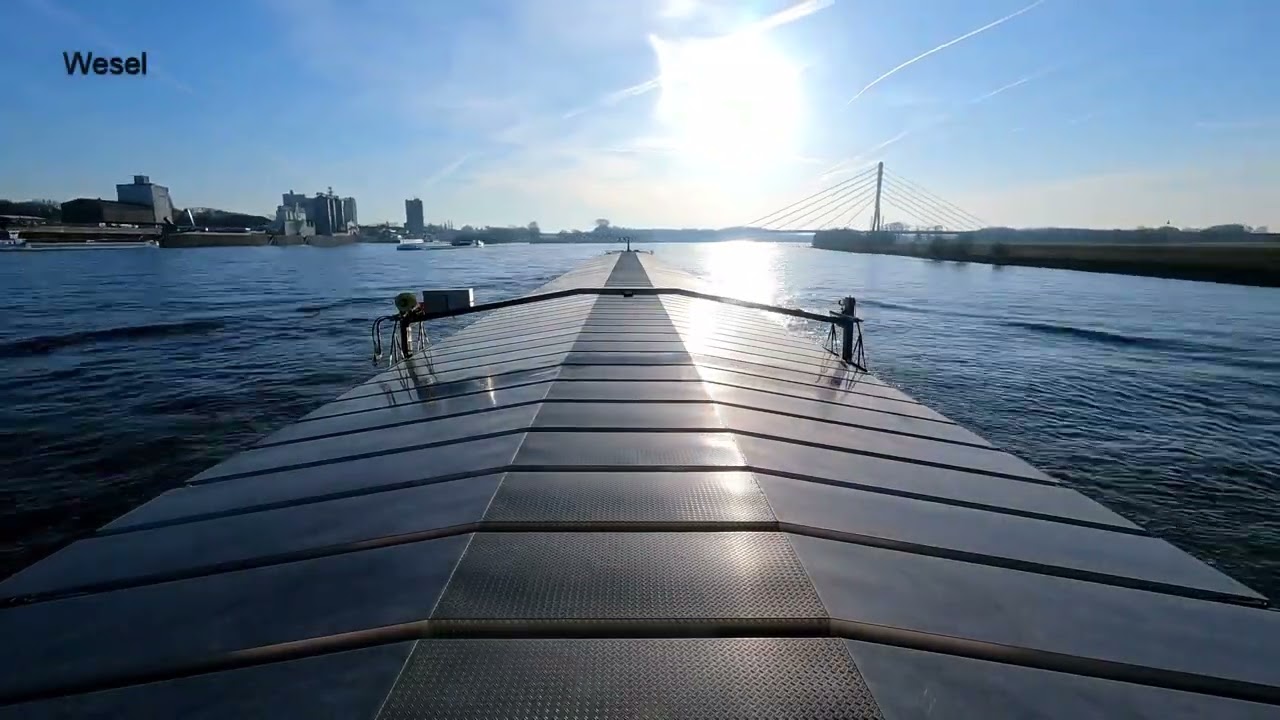 Vaart van Millingen aan de Rijn naar Keulen-Niehl.