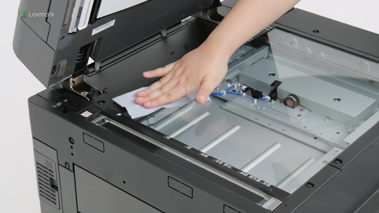 CX942/CX943/CX944/XC9445/XC9455/XC9465&mdash;Cleaning the scanner