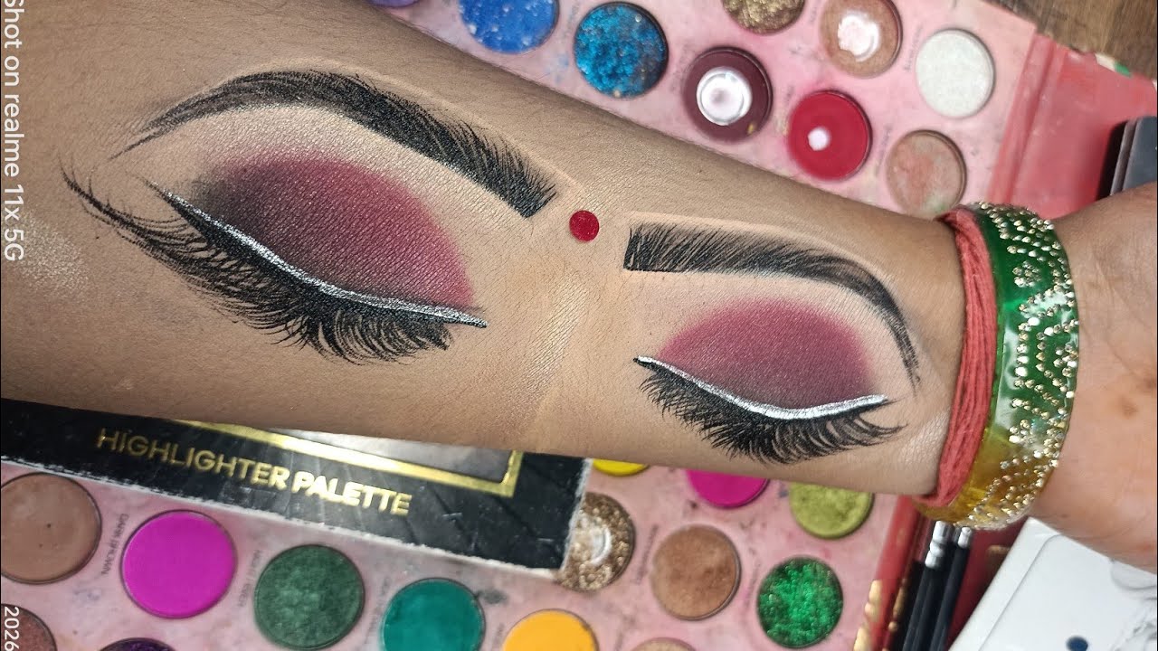 Eyes makeup on hand 😍/hand eyes makeup tutorial step by step by varsha joshi makeover 