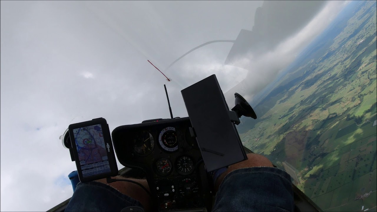 Glider Avoids Thunder Storms ends in Out Landing