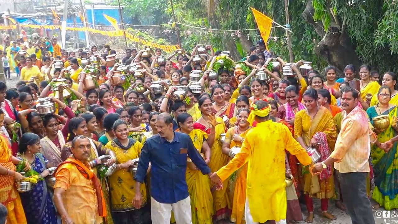 గ్రామ దేవత శ్రీ శ్రీ శ్రీ ముళ్ళమ్మ అమ్మవారి జాతర గ్రామస్తులచే జల బిందెలతో వసంతోత్సవము కార్యక్రమం