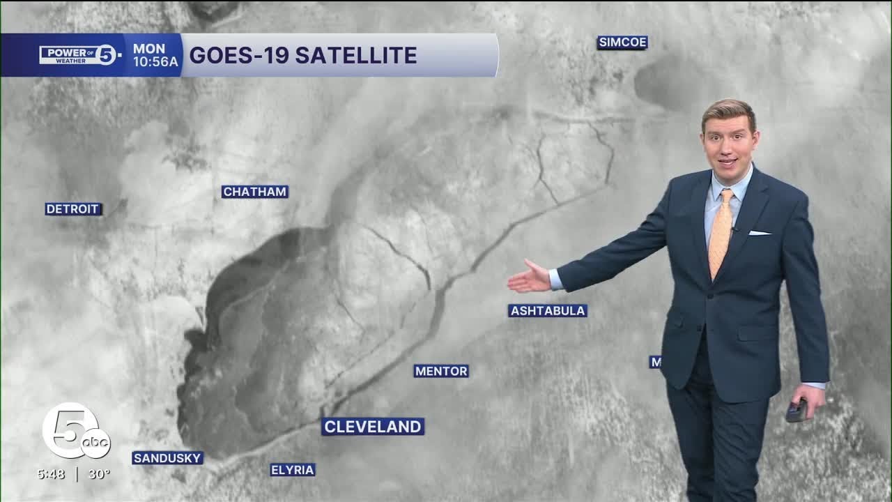 Stay off the ice! Over 100-mile long crack forms on Lake Erie