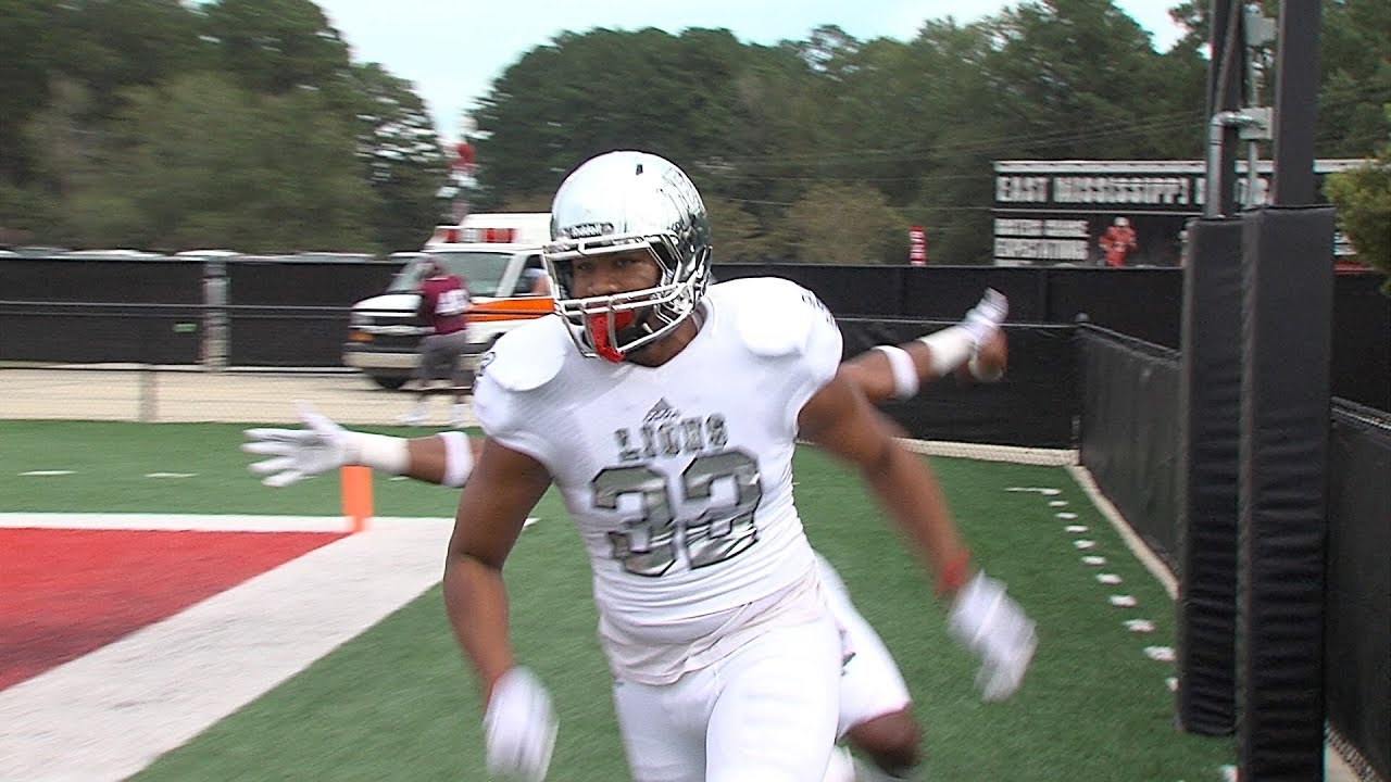 #7 EMCC Beats Coahoma 72-7