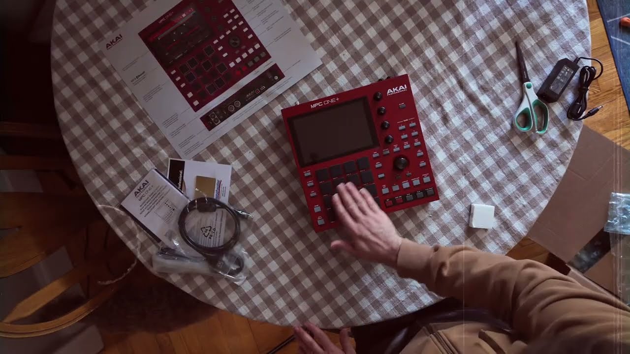 MPC One Plus Unboxing