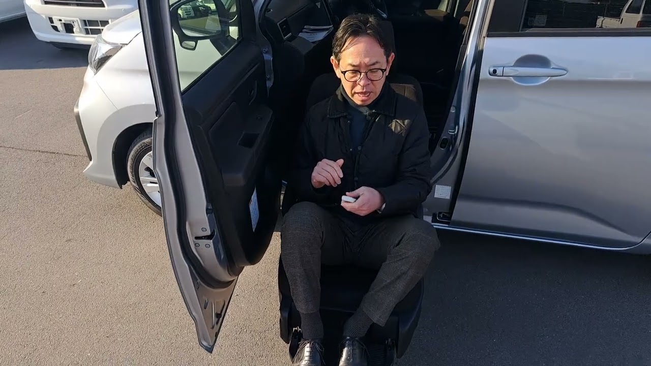 R8年ご納車　山梨県F様　R6年式ルーミー助手席リフトアップシート車　①
