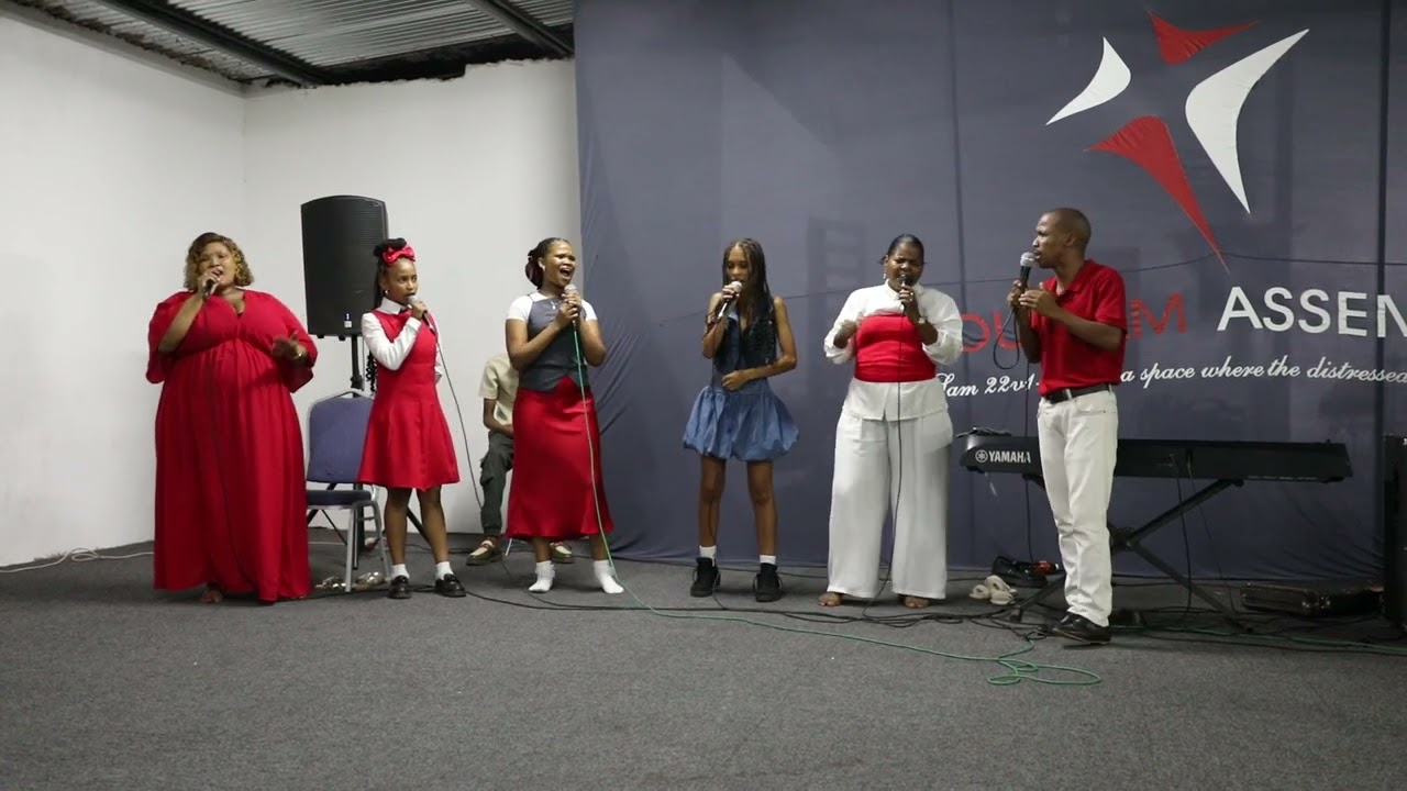 Adullam Assemblies sing SY GENADE, 'n lied van Crystal Joseph