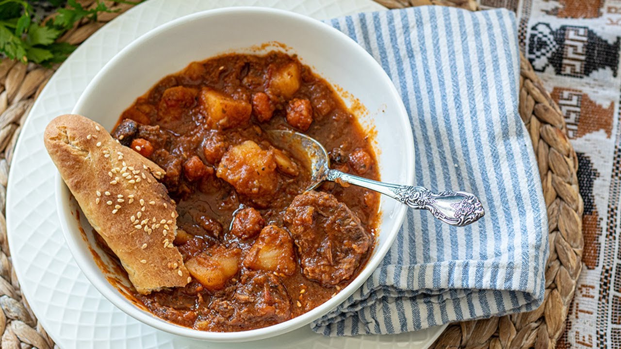 Самое уютное итальянское рагу из говядины | Нежное, разваливающееся мясо с жареными грибами