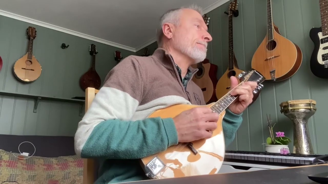 Slow reel Autumn Child by Lúnasa.