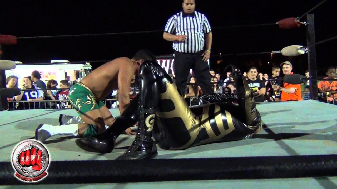Goldust против 