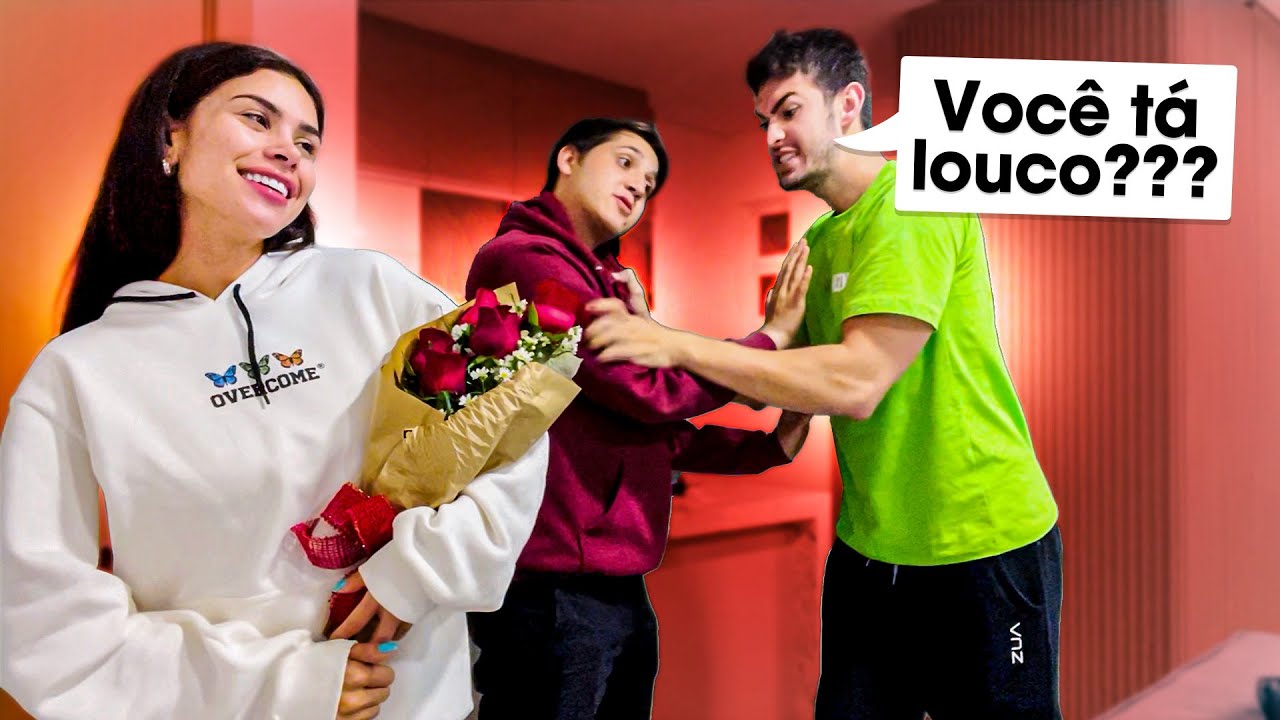 RECEBI UM BUQUÊ DE FLORES DO MELHOR AMIGO DO MEU NAMORADO!
