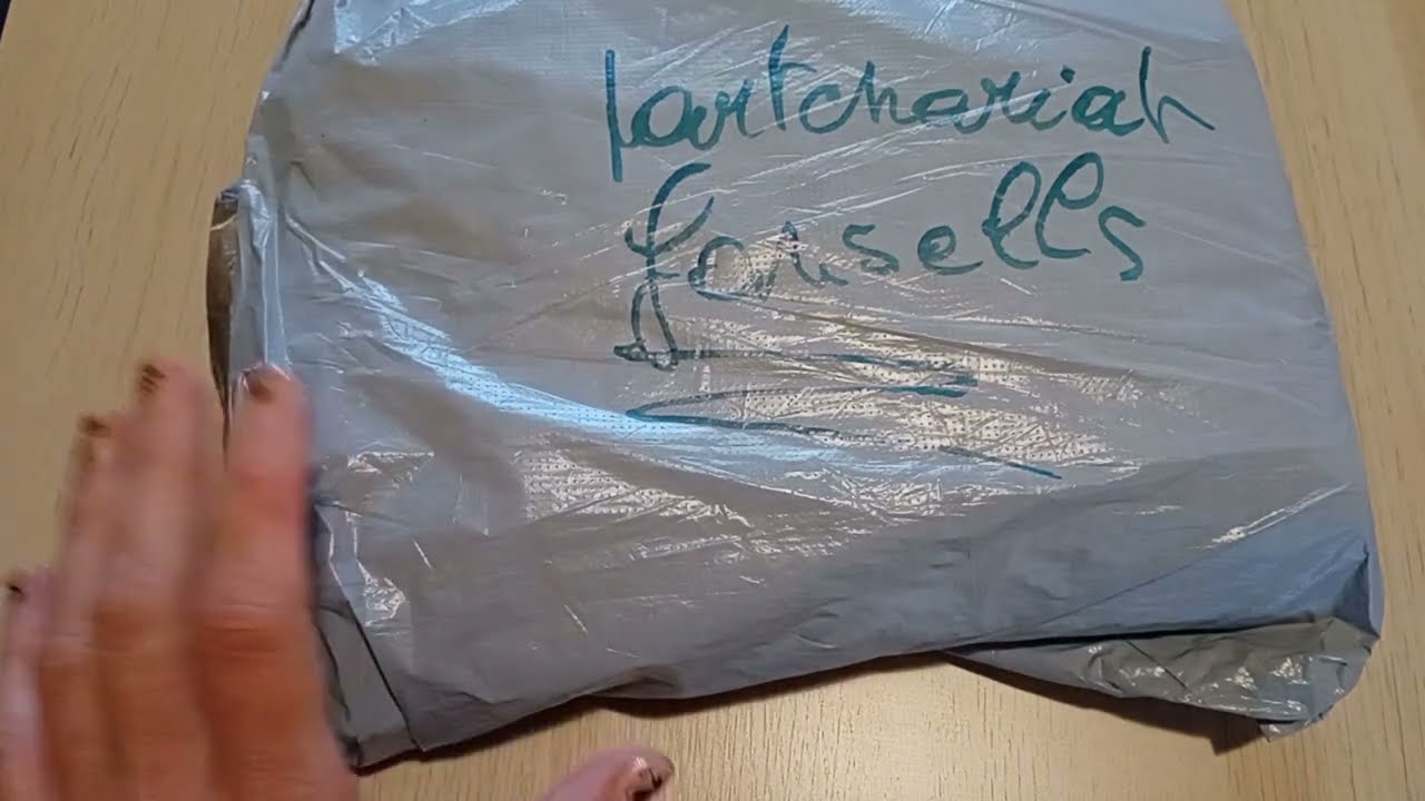 Présentation d une grande belle toile #pointdecroix #crossstitch partenariat #fansells