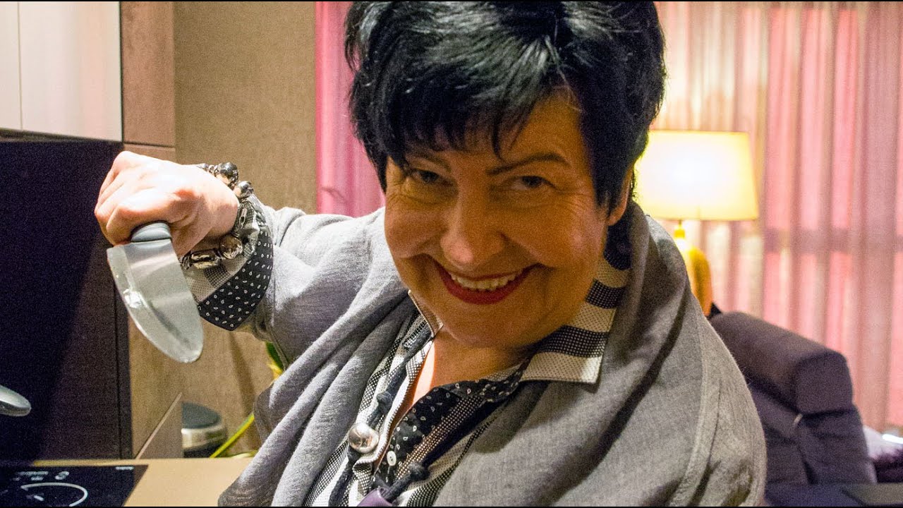 Ekstrawaganckie mieszkanie Senyszyn. UJAWNIA dlaczego nie ma dzieci! Politycy od kuchni