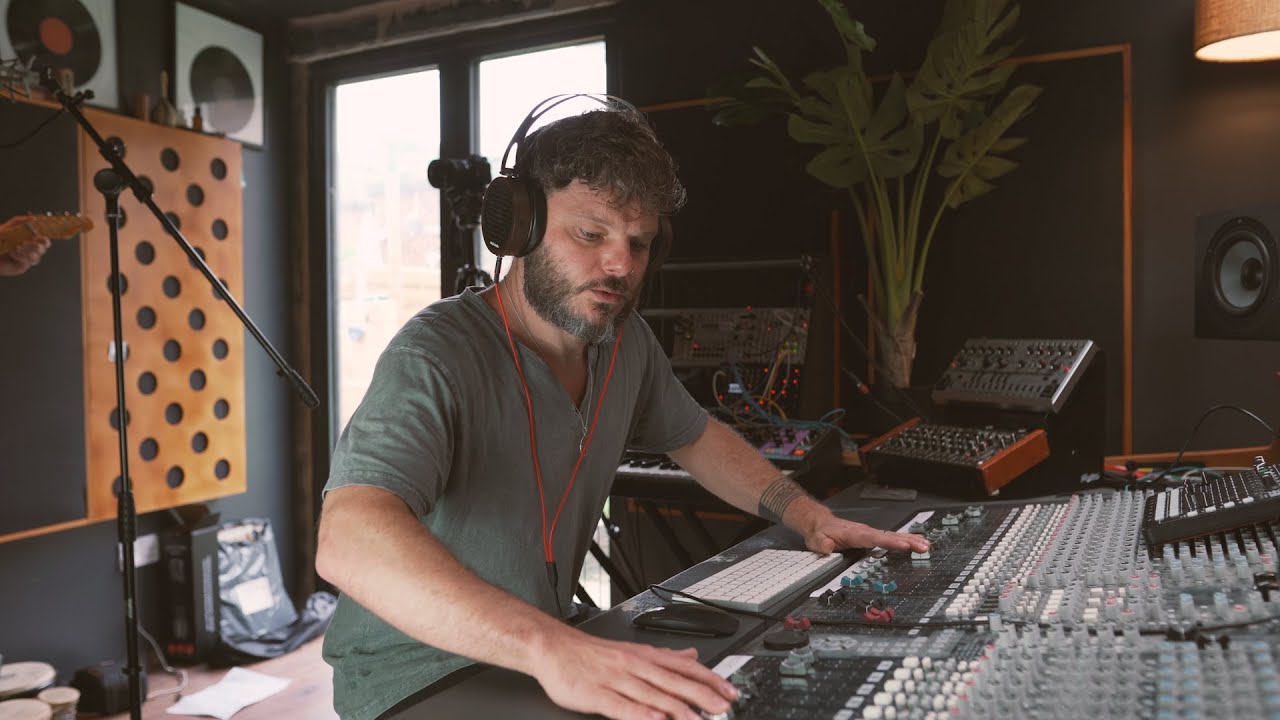 Made By Pete & Blindsmyth 'Run With Me' (LIVE)