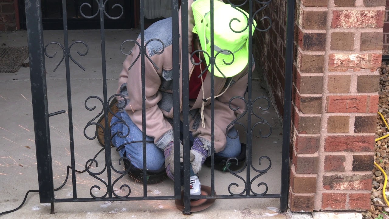 Removing an Iron Gate for Repair