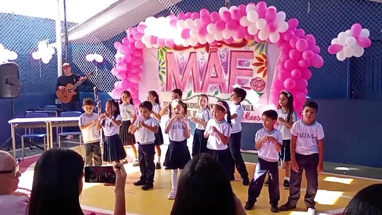 Apresentação do dia das mães na escola 🌹
