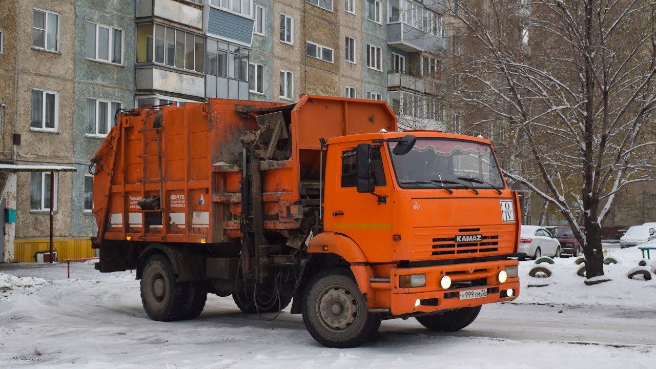 Мусоровоз МКМ-4605 (МК 4453-05) на шасси КамАЗ-53605-62 (Н 999 УМ 22). / KAMAZ garbage truck.