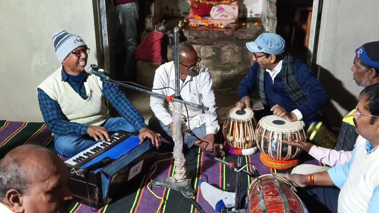 कीर्तन भजन; स्थानीय समुदाय की धार्मिक गीत,कीर्तन