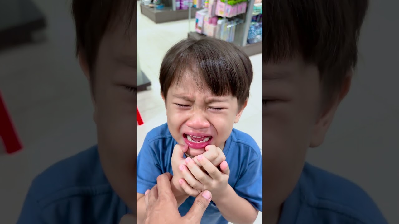 Makan Mie Super Pedas, Sampe Nangis 