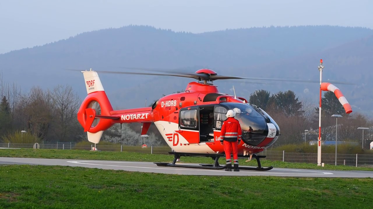 DRF Luftrettung - Start Christoph 53 - EC 135 - D-HDRB - Uniklinik Heidelberg