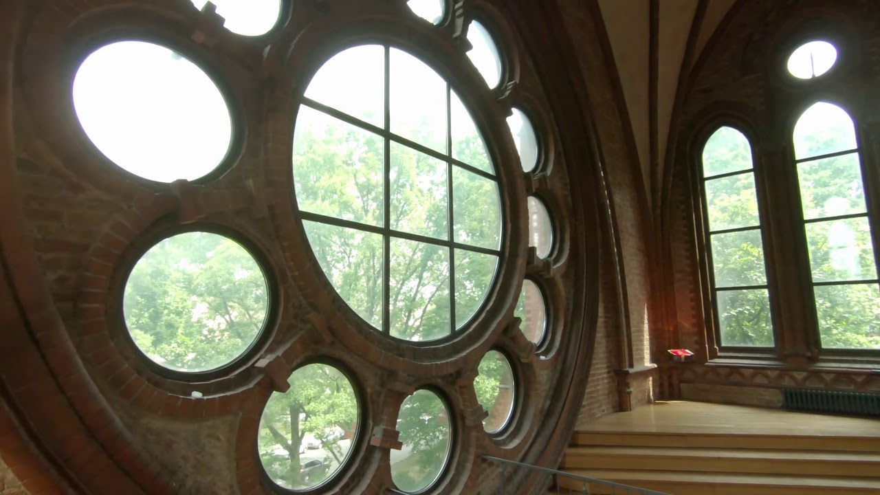 Spazierflug zu Pfingsten ( 2020 ) durch die Heilig-Kreuz-Kirche in Berlin mit Gert Anklam