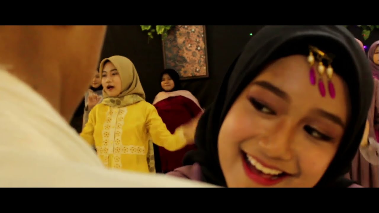 Parodi India BOLE CHUDIYAN | SMP Negeri 1 Jatirogo - 9A
