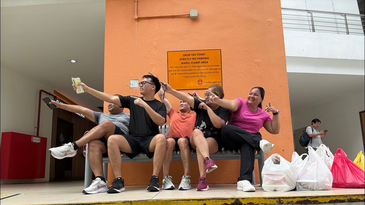 LIFE IN SINGAPORE: PASIR RIS WET MARKET MURA AT MALINIS 