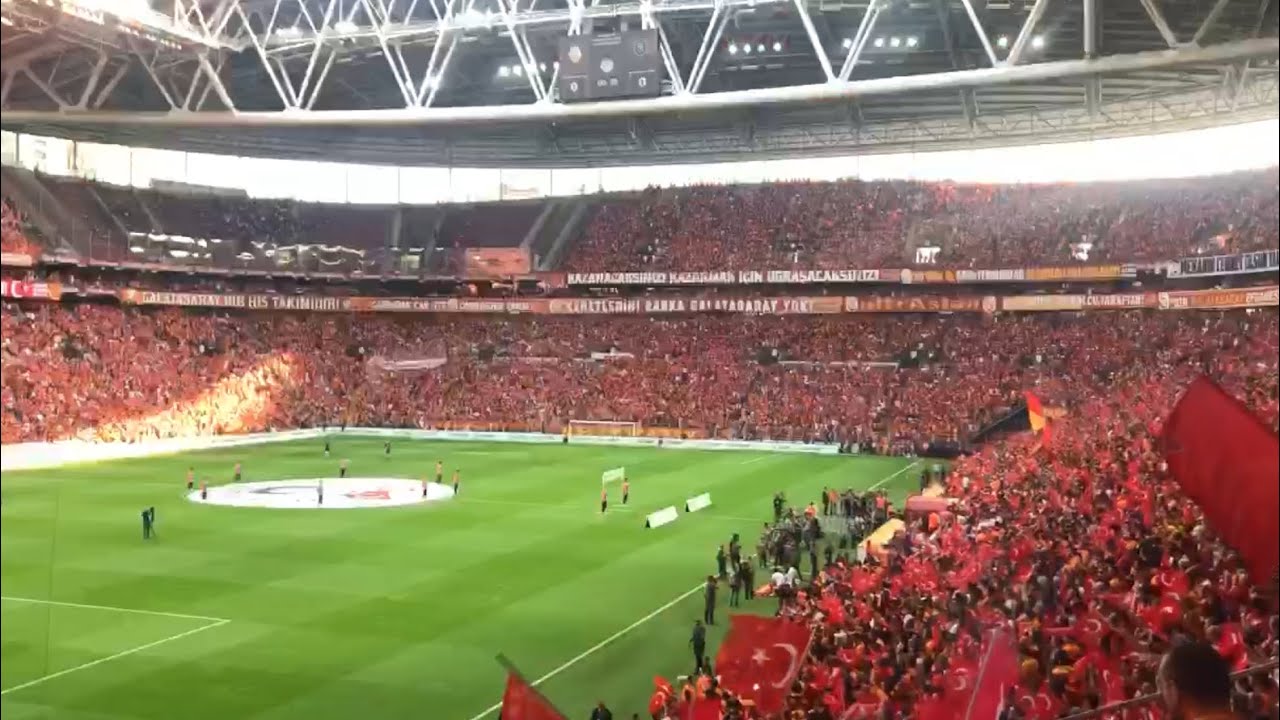 Galatasaray-Başakşehir İntikam Marşı Atkı Şov