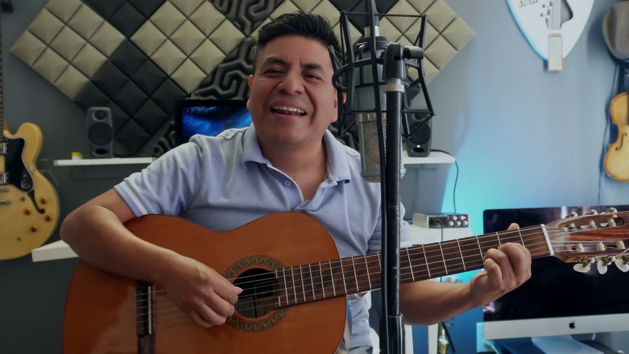 TUTORIAL COMO TOCAR Y CANTR LEVANTO MIS MANOS. Facil y sencillo