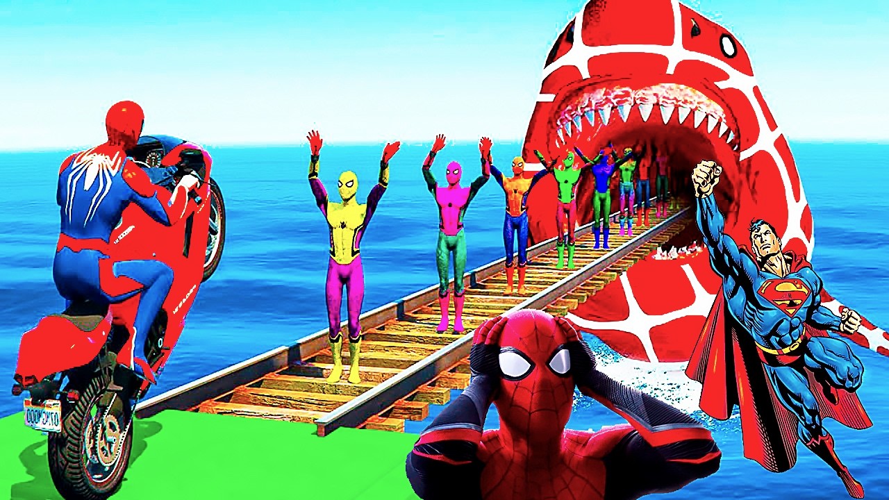 الأبطال الخارقين على دراجة نارية - Superheroes on a motorcycle ride on the stairs with sharks Gta V