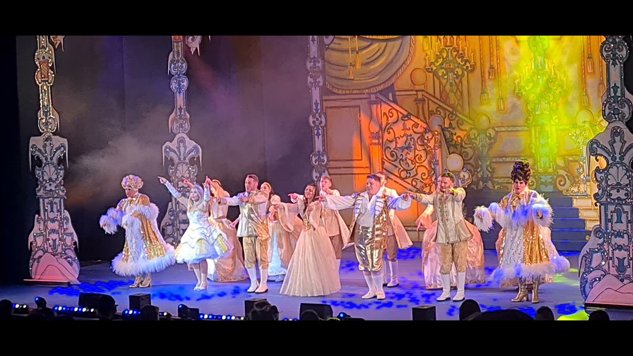 CINDERELLE PANTOMIME AT LIVERPOOL M&S BANK ARENA THEATRE 2021