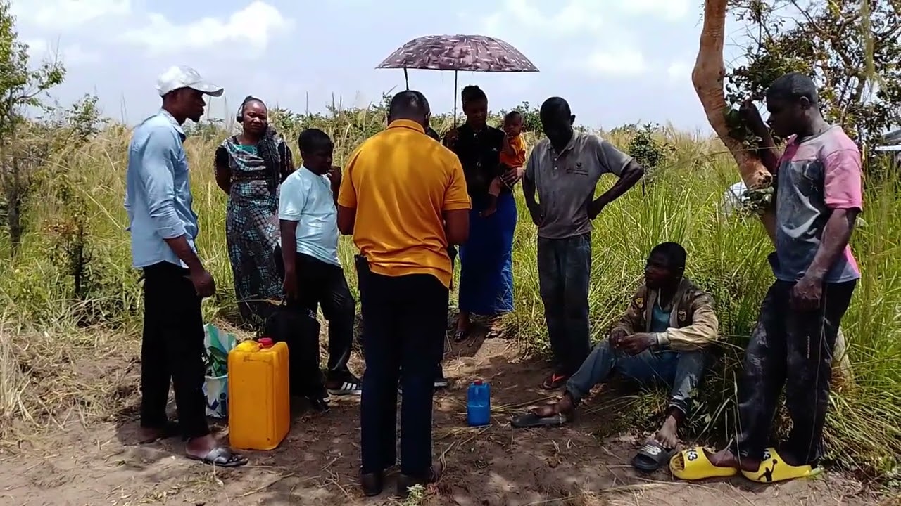 Le Pasteur Eurick Koubatil visite ses terrains en famille 24/02/2026