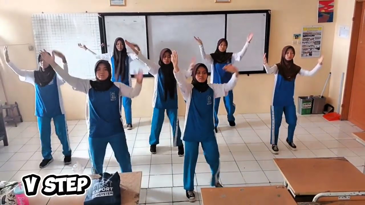 Senam Aerobik KELAS IX-E KELOMPOK 5 JUDUL LAGU (Ngapain Repot) #senamaerobik 