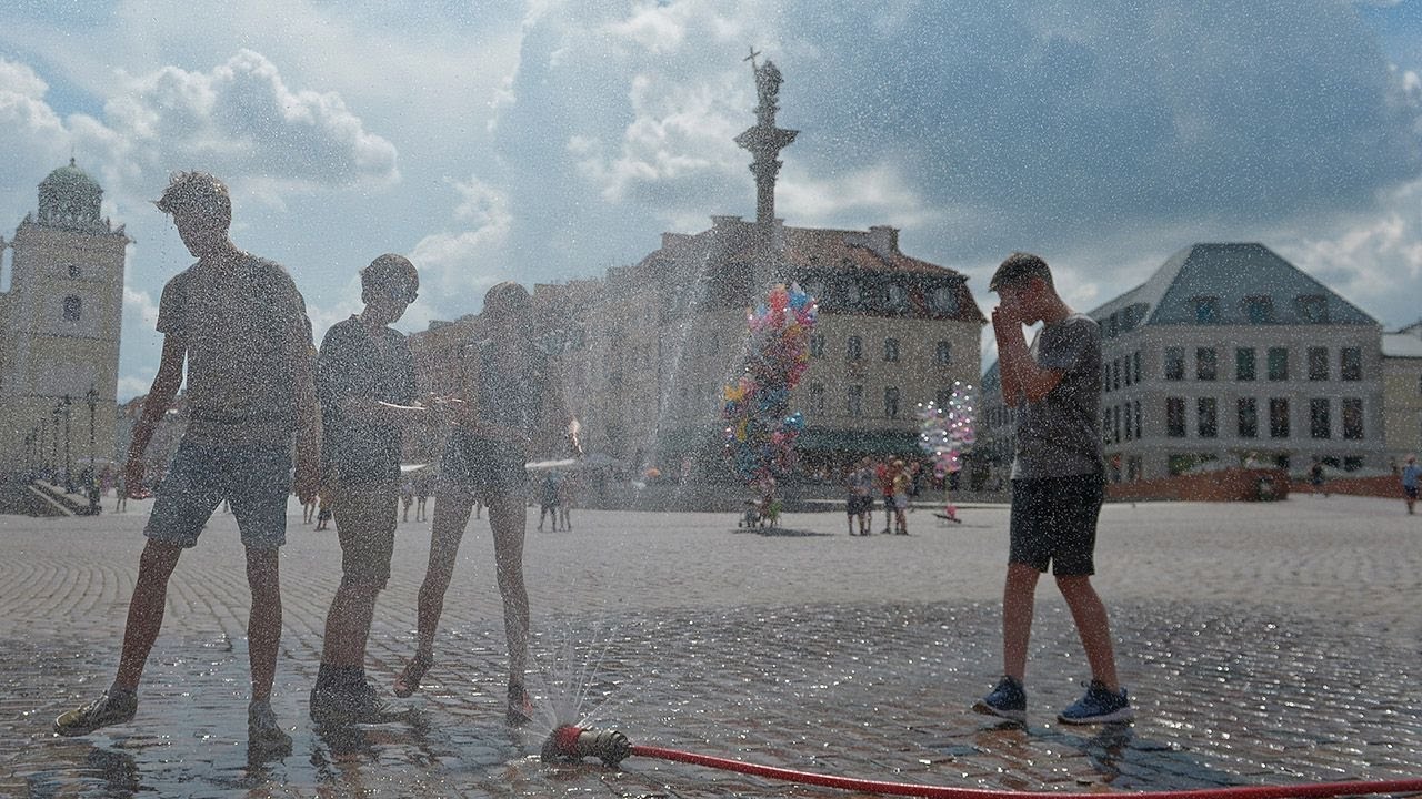 Warsaw, Poland - Heatwave in Poland - Varsovians discuss how to keep cool